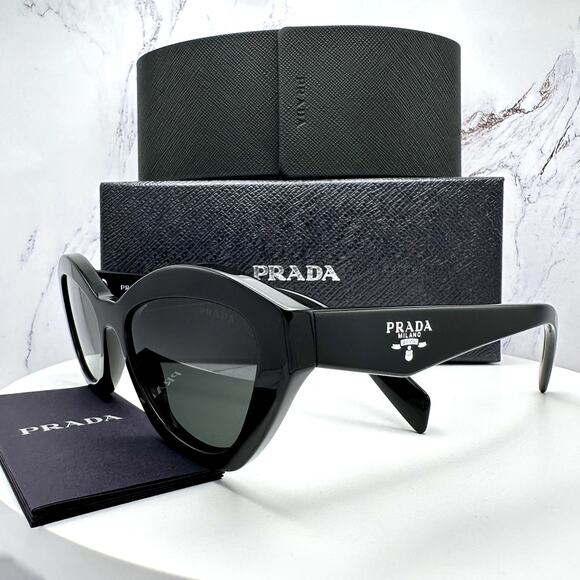 New PRADA Sunglasses Black Butterfly Cat Eye Logo Symbole Logo New main image 5